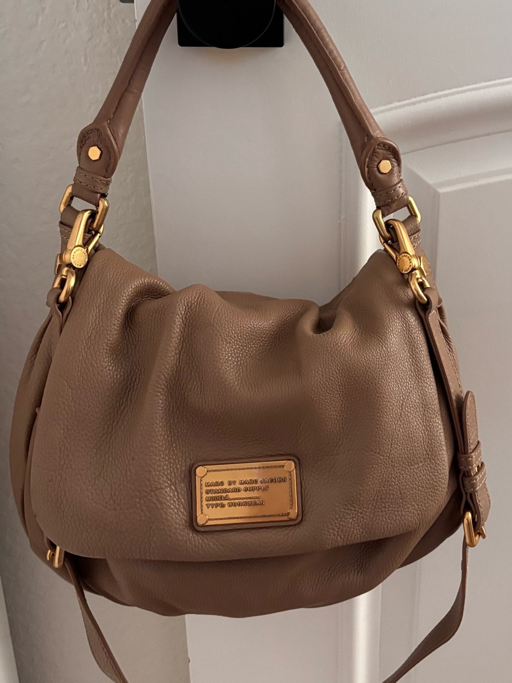 Marc by Marc Jacobs Taupe Pebbled Leather Shoulder Bag with Gold Hardware - Picture 8 of 16